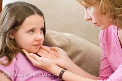 вокальный тик у ребенка симптомы